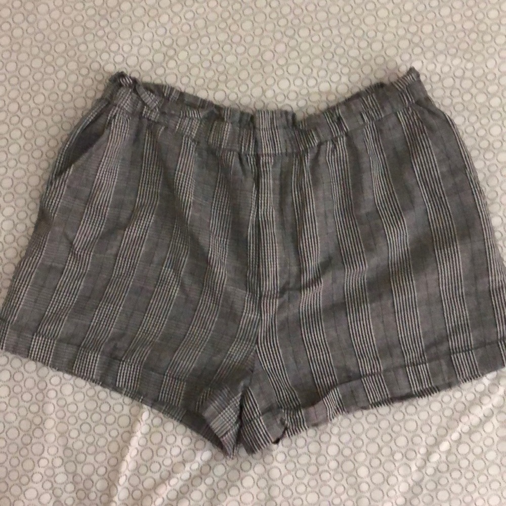 ✌🏽Forever 21+ Plaid Paper Bag Shorts